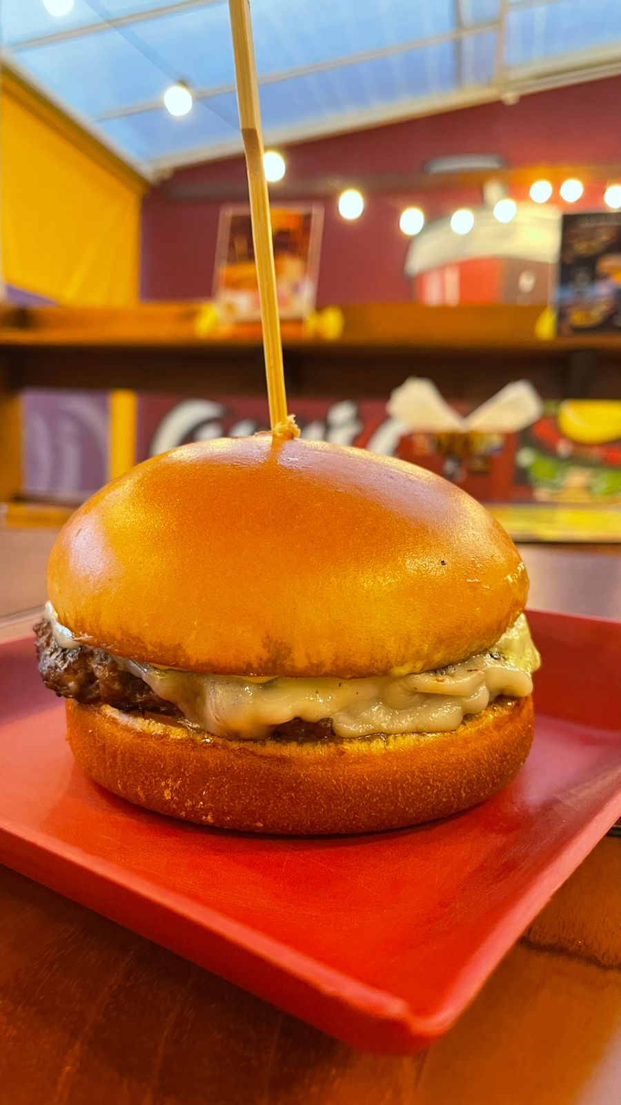 Street Cheese — burger de fraldinha e costela com muçarela